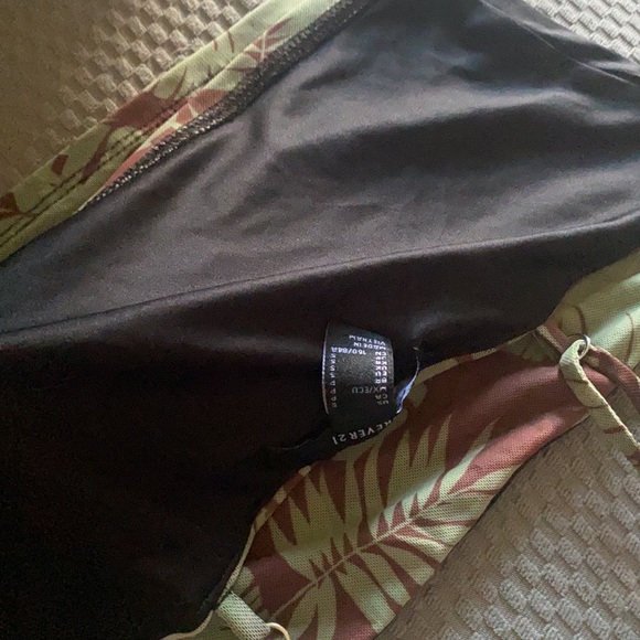 crop top shirt - Picture 4 of 4